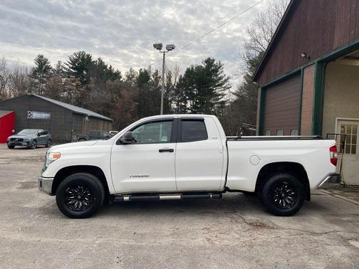 2017 Toyota Tundra SR5