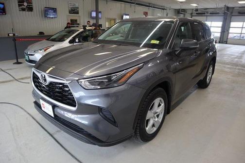 Magnetic Gray Metallic 2022 Toyota Highlander L