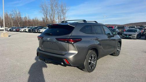 2026 Toyota Highlander Hybrid XLE