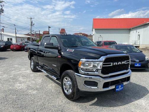 2020 RAM 2500 Tradesman Crew Cab 4X4 6'4' Box
