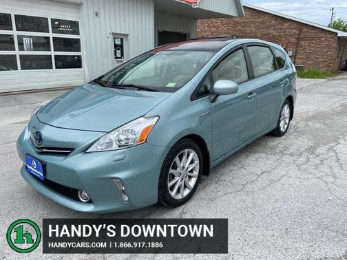 2014 Toyota Prius v Five