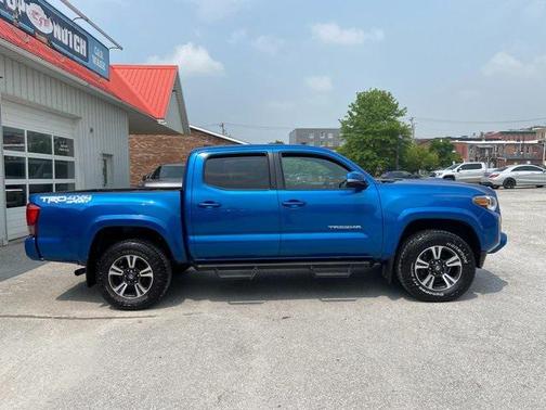 2016 Toyota Tacoma TRD Sport