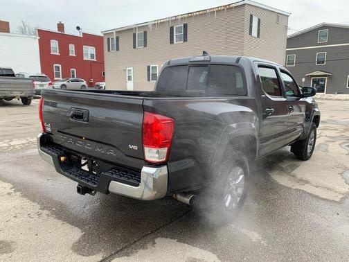 2017 Toyota Tacoma SR5