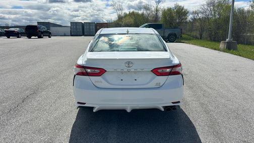 Super White 2020 Toyota Camry SE