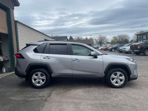 Silver Sky Metallic 2021 Toyota RAV4 Hybrid XLE