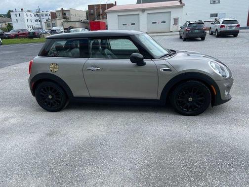 2017 MINI Hardtop Cooper