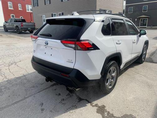 2024 Toyota RAV4 Hybrid XLE