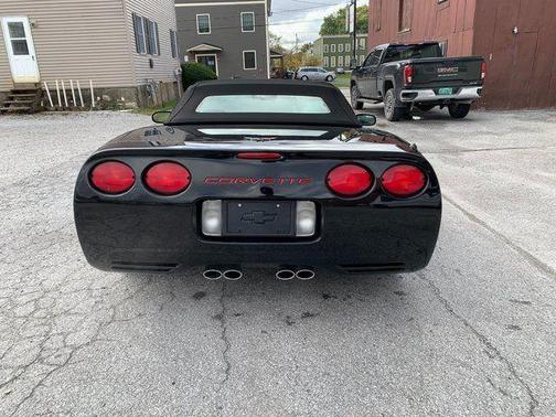2004 Chevrolet Corvette Base