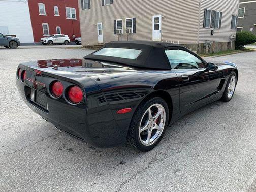 2004 Chevrolet Corvette Base