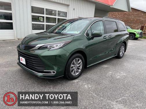 2022 Toyota Sienna XLE 7 Passenger