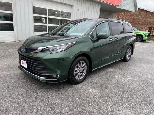 2022 Toyota Sienna XLE 7 Passenger
