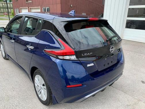 Deep Blue Pearl 2025 Nissan Leaf S
