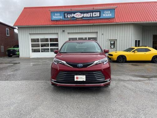 2022 Toyota Sienna Platinum 7 Passenger
