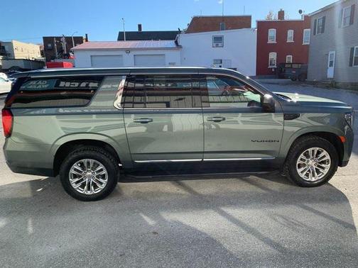 2023 GMC Yukon XL SLT