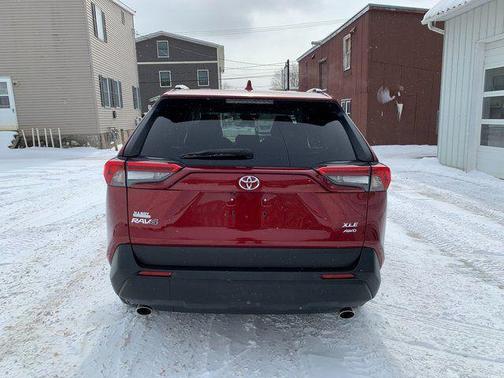 2020 Toyota RAV4 XLE