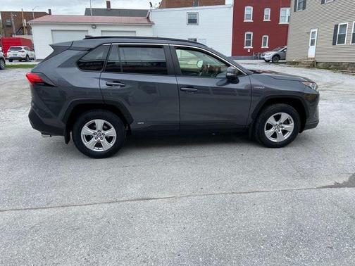 2020 Toyota RAV4 Hybrid XLE