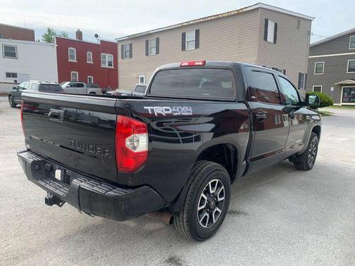 Midnight Black Metallic 2018 Toyota Tundra SR5