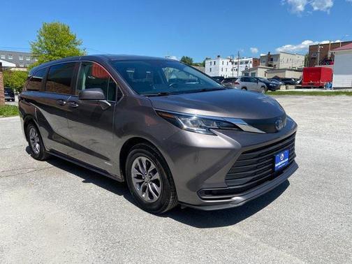 2021 Toyota Sienna LE