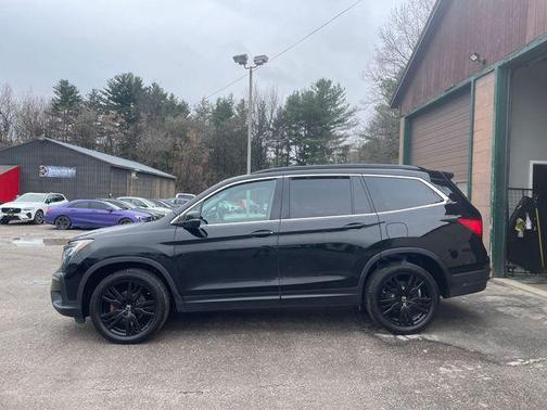 Crystal Black Pearl 2022 Honda Pilot AWD Special Edition