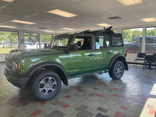 2023 Ford Bronco Base