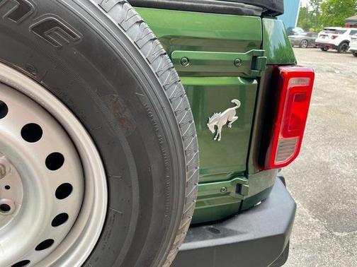 2023 Ford Bronco Base