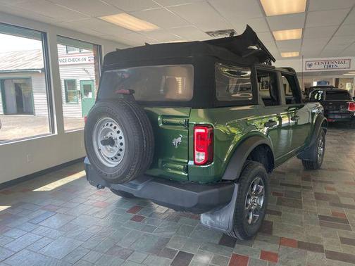 2023 Ford Bronco Base
