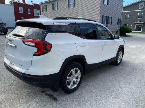 Summit White 2022 GMC Terrain SLE