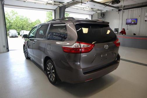 2018 Toyota Sienna XLE Premium