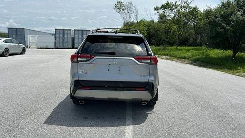 2025 Toyota RAV4 Hybrid SE