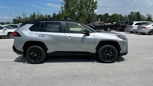 2025 Toyota RAV4 Hybrid SE