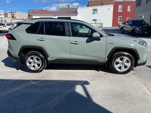 2021 Toyota RAV4 Hybrid XLE