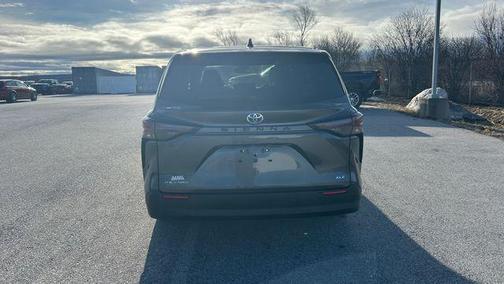 2025 Toyota Sienna XLE