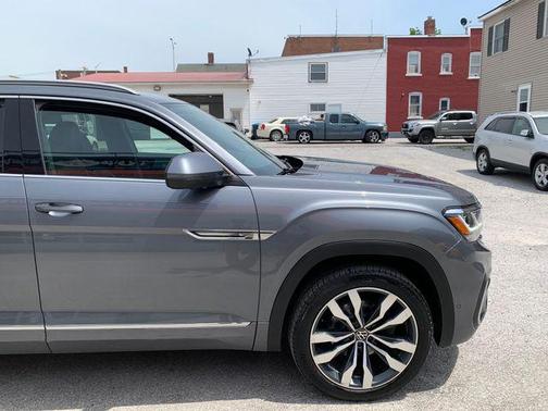 Gray 2020 Volkswagen Atlas Cross Sport 3.6L V6 SEL Premium R-Line