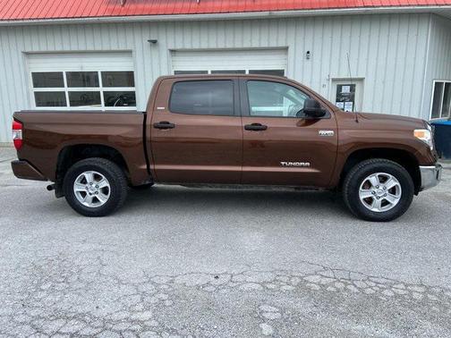 2017 Toyota Tundra SR5