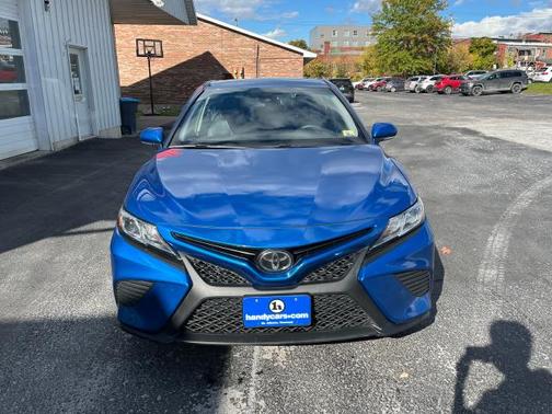 Blue Streak Metallic 2018 Toyota Camry SE