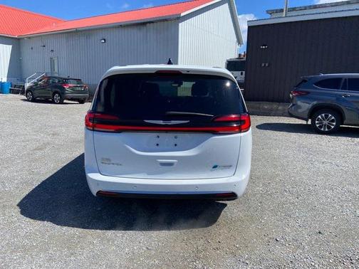 2023 Chrysler Pacifica Hybrid Limited