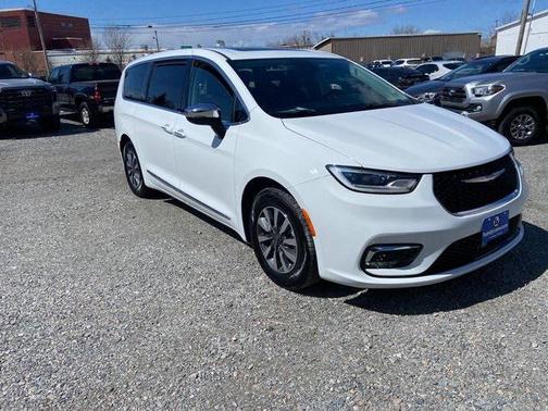 2023 Chrysler Pacifica Hybrid Limited