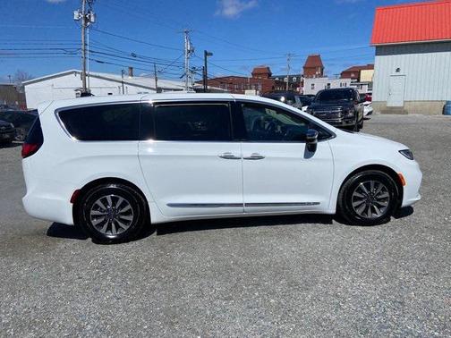 2023 Chrysler Pacifica Hybrid Limited