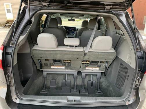 2017 Toyota Sienna XLE Premium