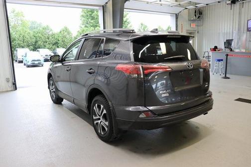Magnetic Gray Metallic 2018 Toyota RAV4 LE