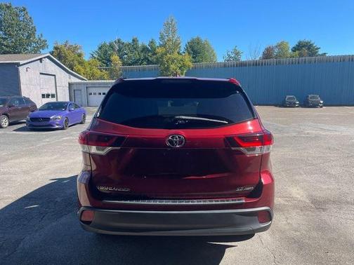 2019 Toyota Highlander SE