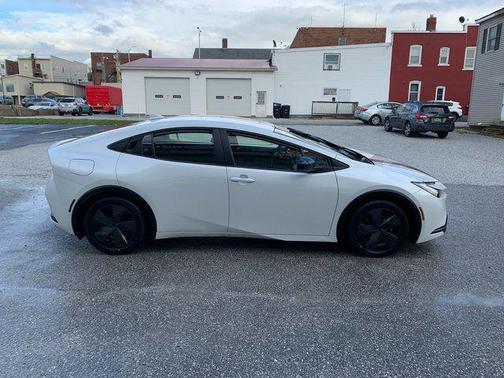 2024 Toyota Prius Prime SE