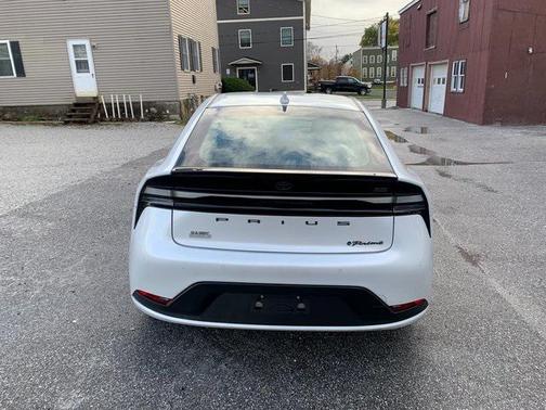 2024 Toyota Prius Prime SE