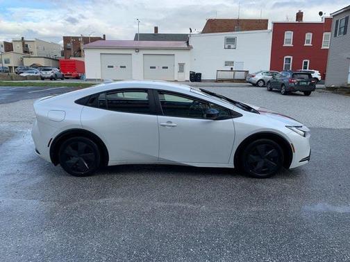 2024 Toyota Prius Prime SE