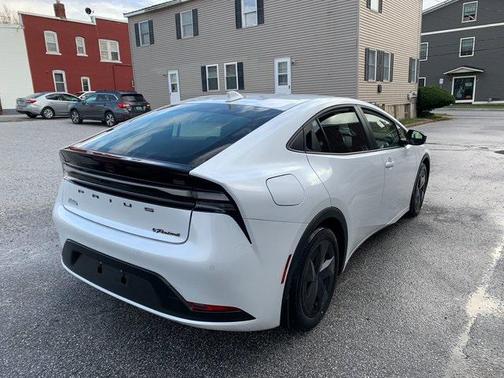 2024 Toyota Prius Prime SE