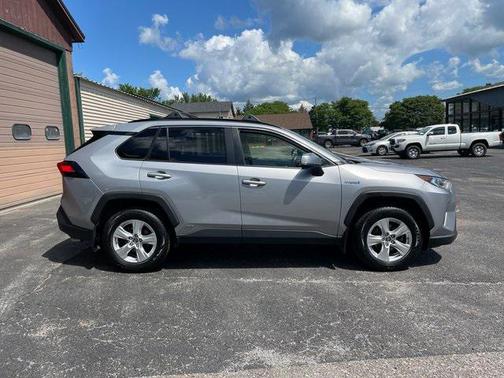 2019 Toyota RAV4 Hybrid XLE