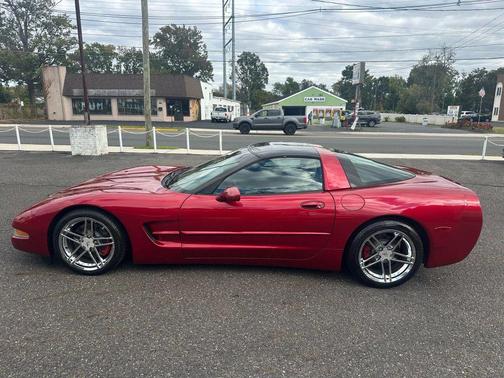 2004 Chevrolet Corvette Base