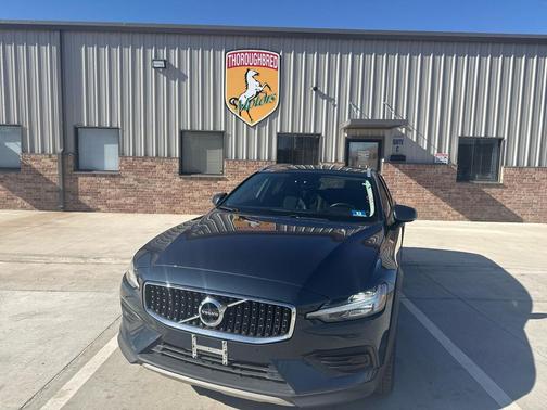 2020 Volvo V60 Cross Country T5