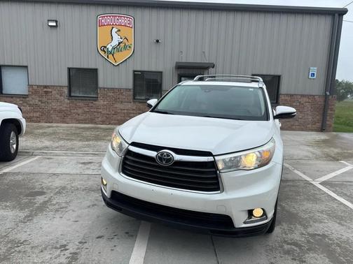White 2014 Toyota Highlander Limited