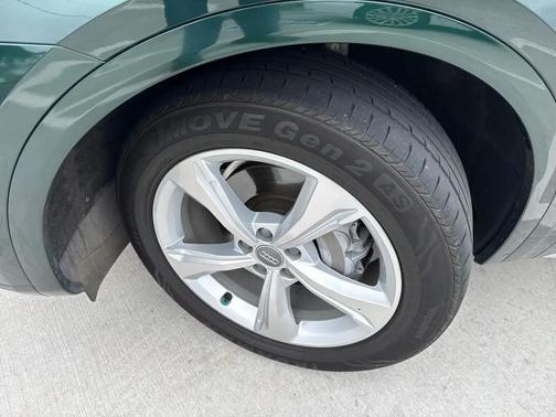 Green 2020 Audi Q5 45 Premium Plus